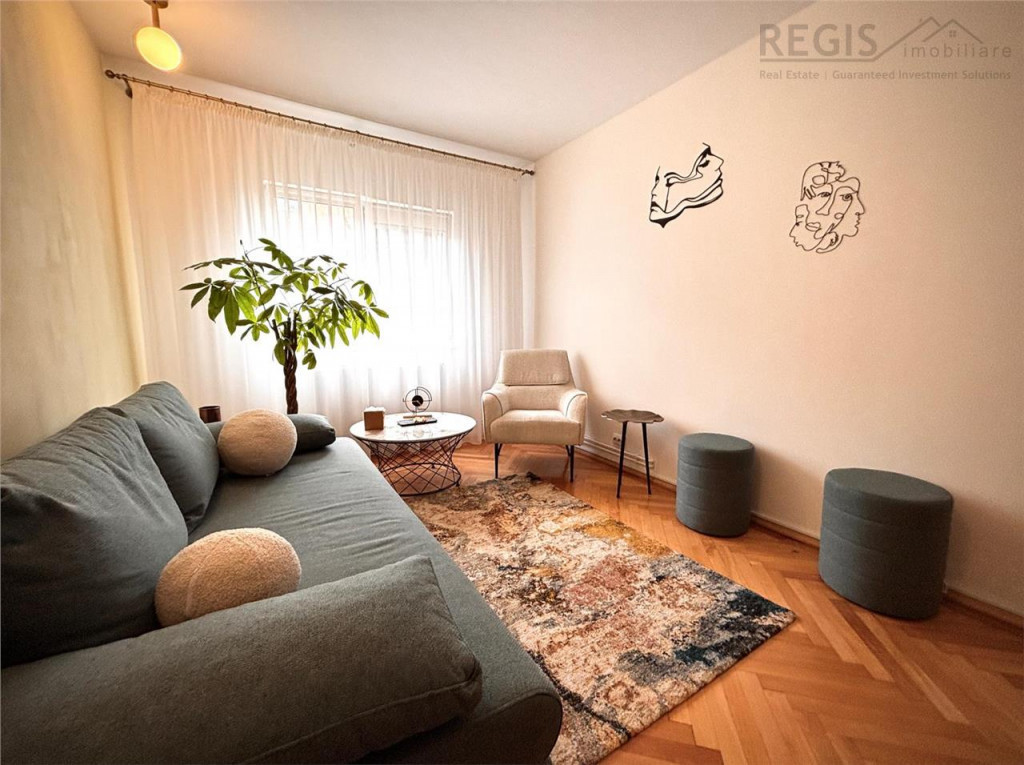Corp de casa cu 2 imobile, intrari separate, pod si beci gen