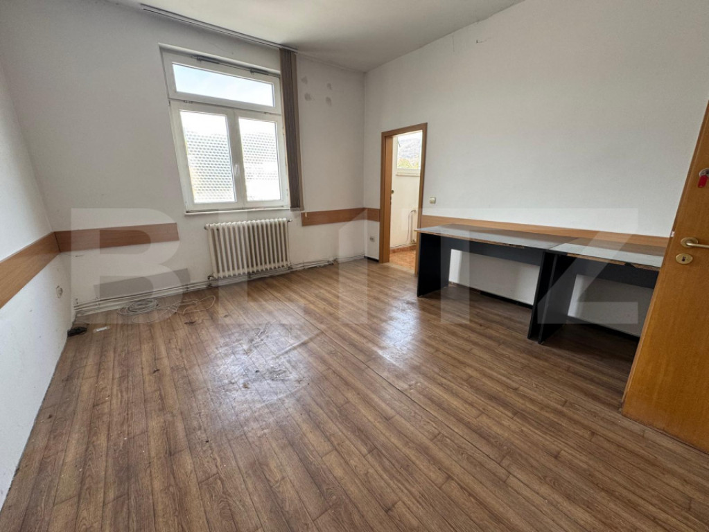 Spațiu Comercial / Birouri de Închiriat – 140 mp – Dev