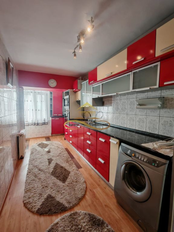 Apartament 3 camere Spatios de inchiriat -Tic-Tac