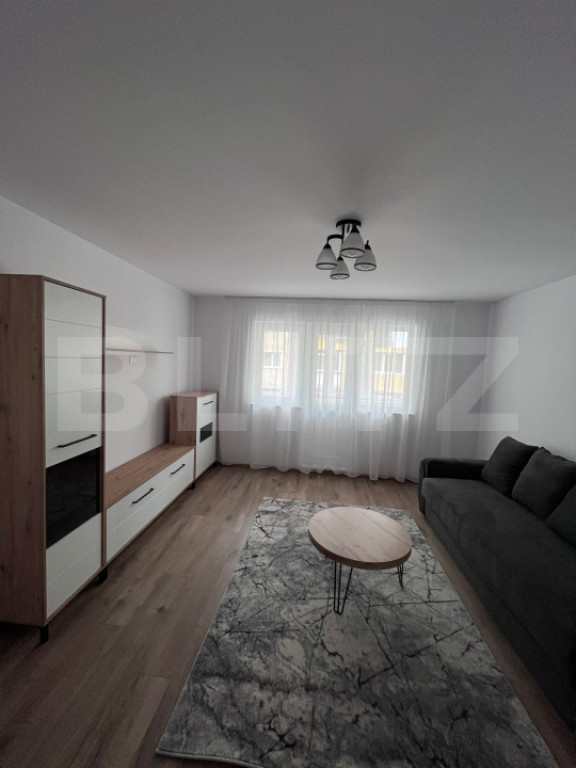 Apartament 4 camere, decomandat, etaj intermediar, zona USV