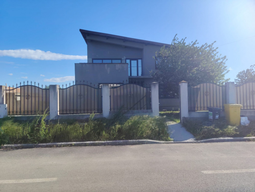 0% comision: Proprietate completă, 2 locuințe și terasă