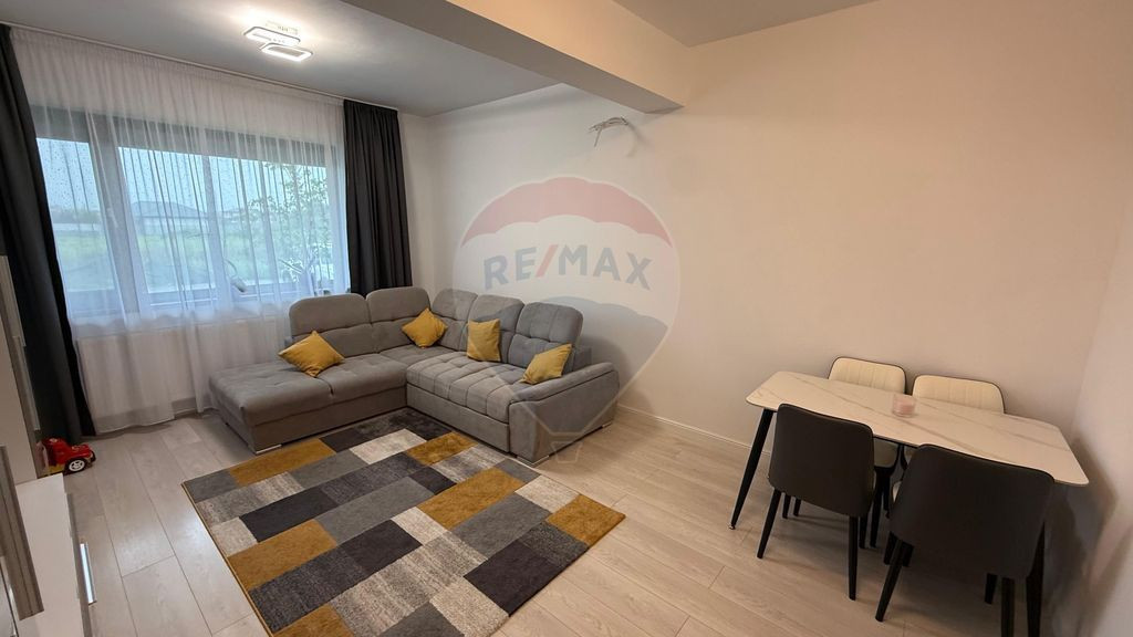 Apartament cu 2 camere de vânzare în zona Nord și loc ...