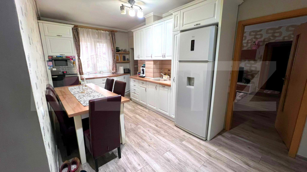 Apartament 3 camere, 65 mp, zona Ultracentral Blaj