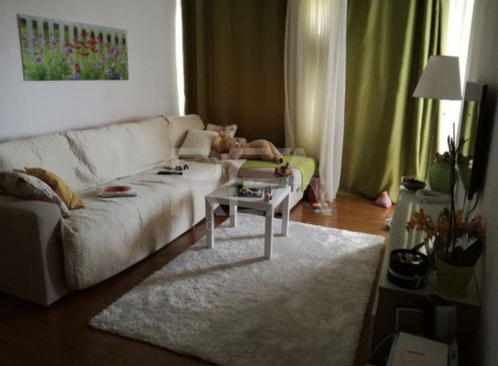 3 camere, et 2/8, 70 mp, bloc 1981-Gorjului