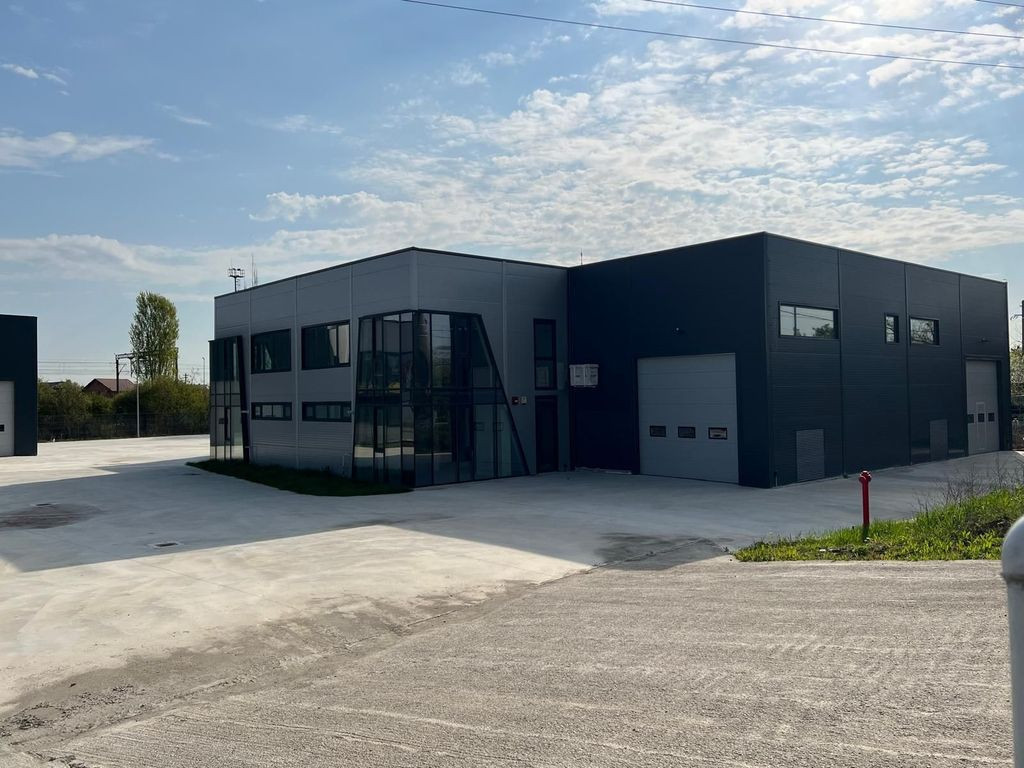 Complex de 4 Hala moderne clasa A cu birouri si ISU, Chitila