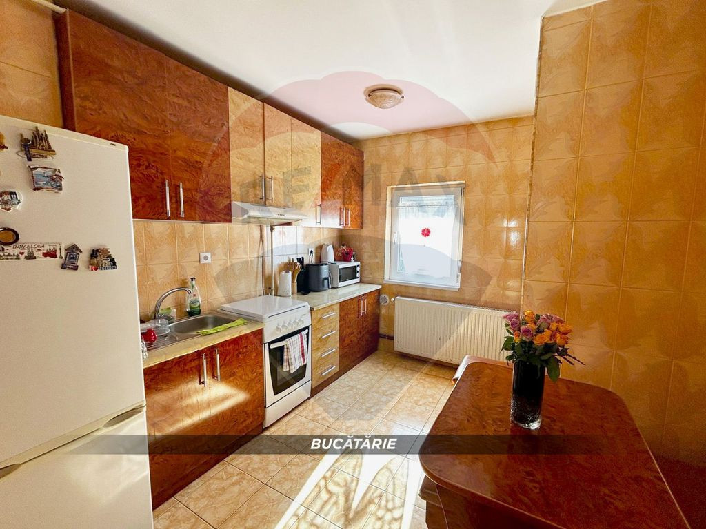 Apartament cu 2 camere de închiriat - Petru Rareș -
