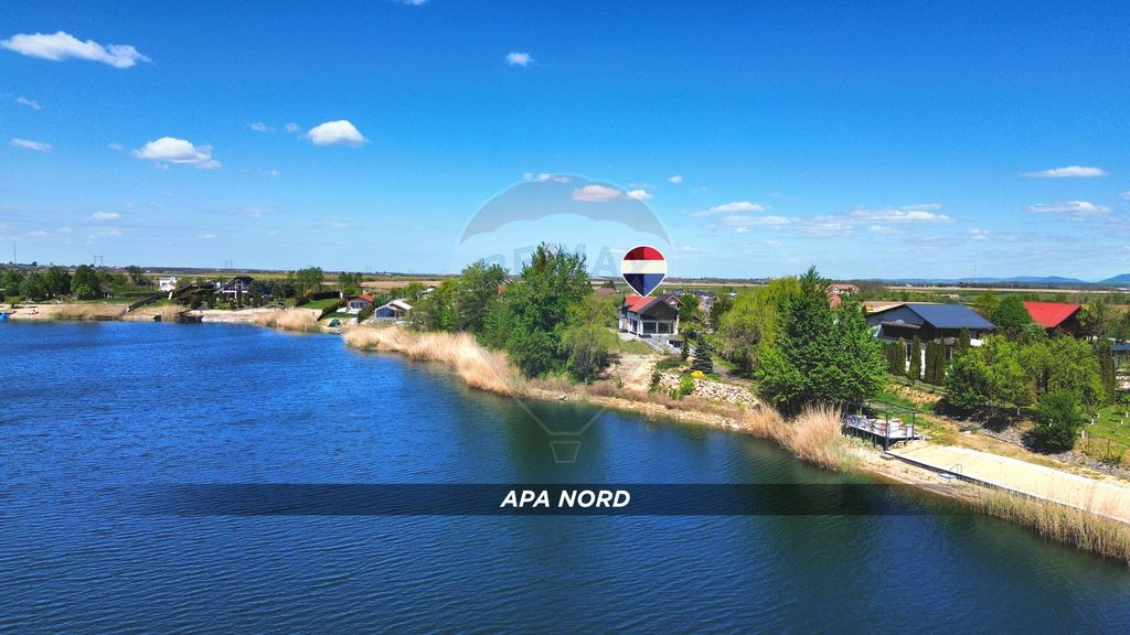 DOMENIU DE LUX DE VANZARE IN APA NORD cu deschidere la lac