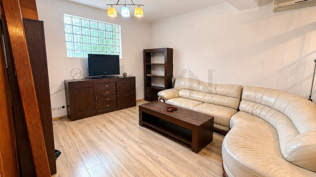 Penthouse 4 camere cu acces lift in apartament Iancului -...