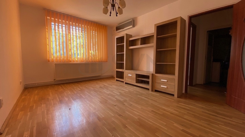 Apartament 3 camere - centrala proprie - Chibrit
