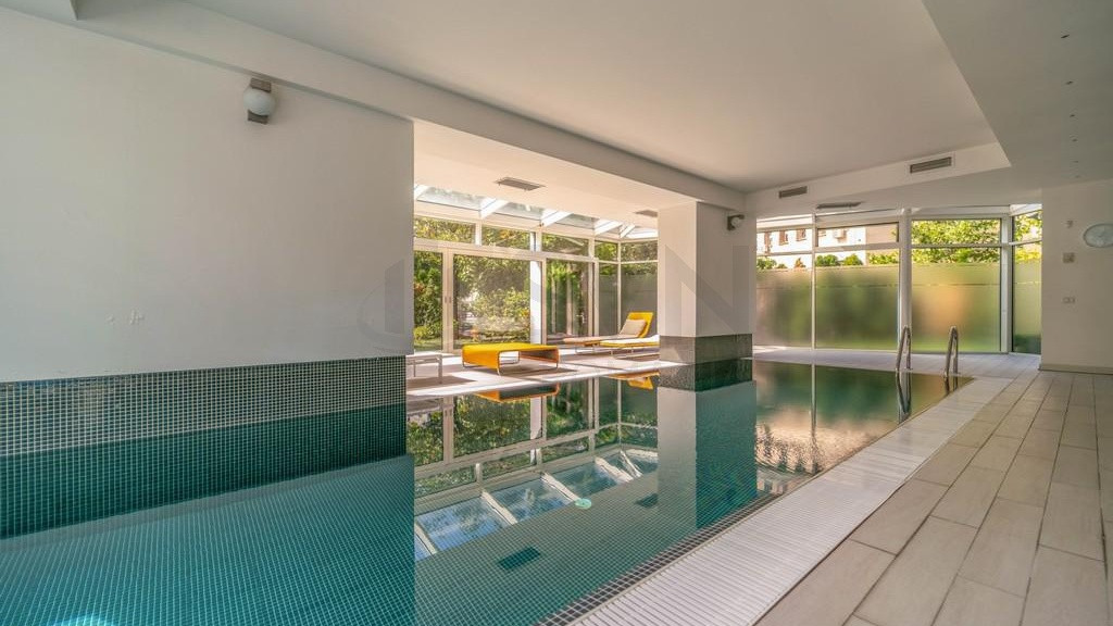APARTAMENT SPECTACULOS l TERASE 50 MP l 2 GARAJE l GYM l ...