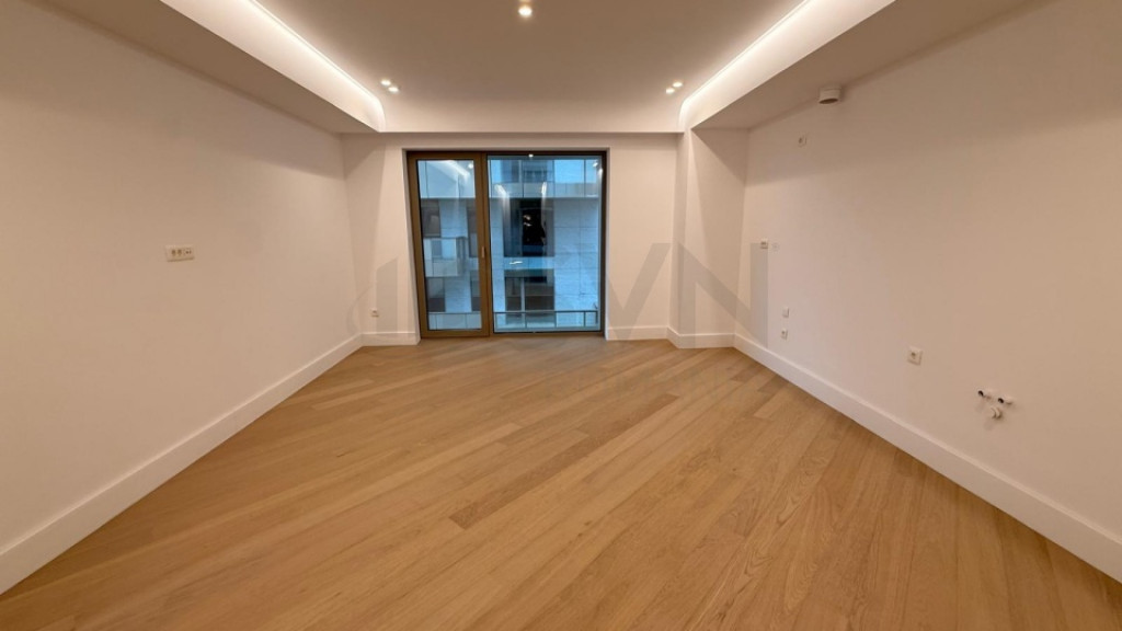 3 camere lux IANCU Nicolae