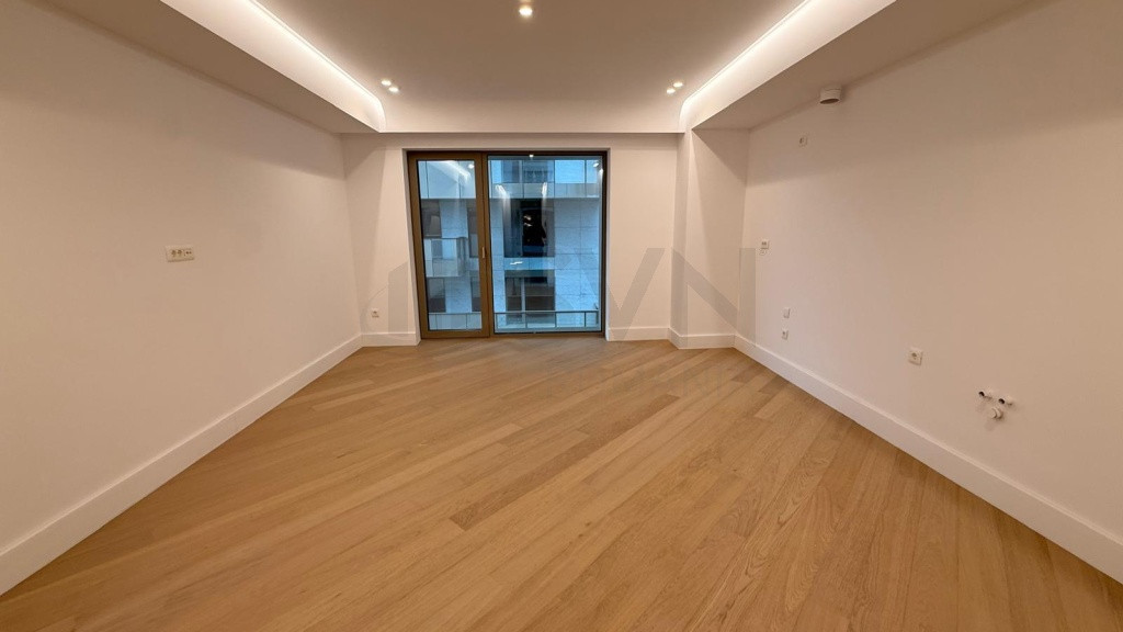 3 camere lux IANCU Nicolae