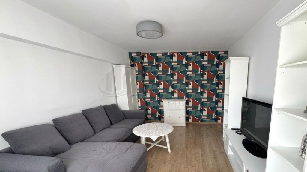Inchiriez apartament cu 2 camere parter zona Piata Victoriei- Titulesc