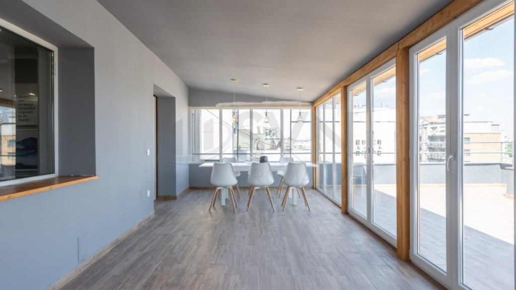 Duplex l 6 Camere l Piata Universitatii