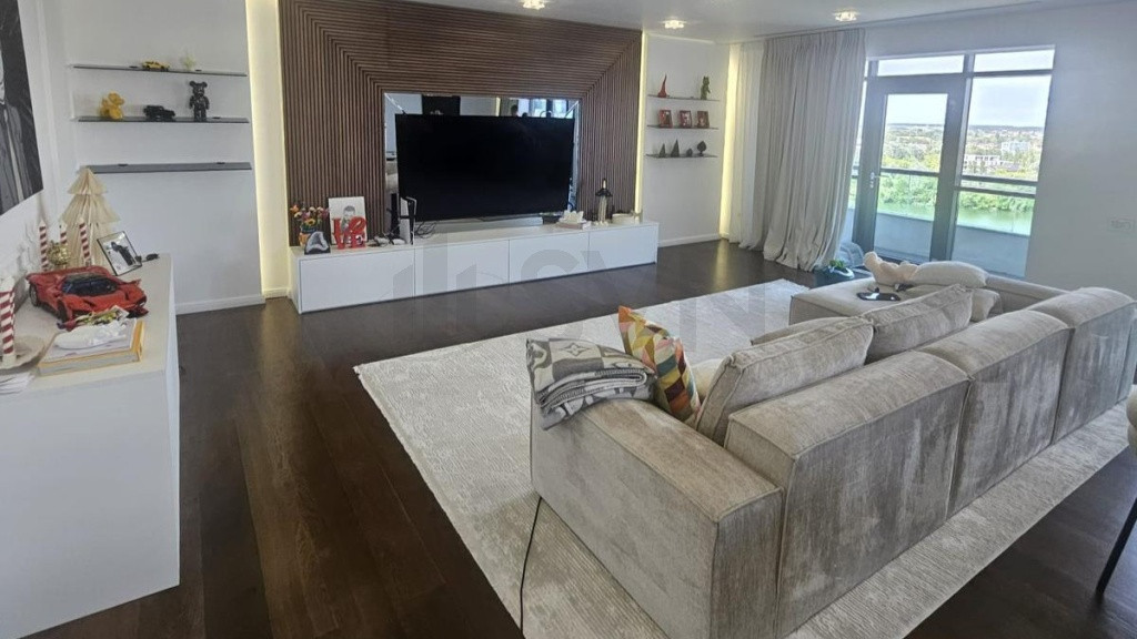 Penthouse Emerald l Vedere Lac l 2 Locuri de Parcare