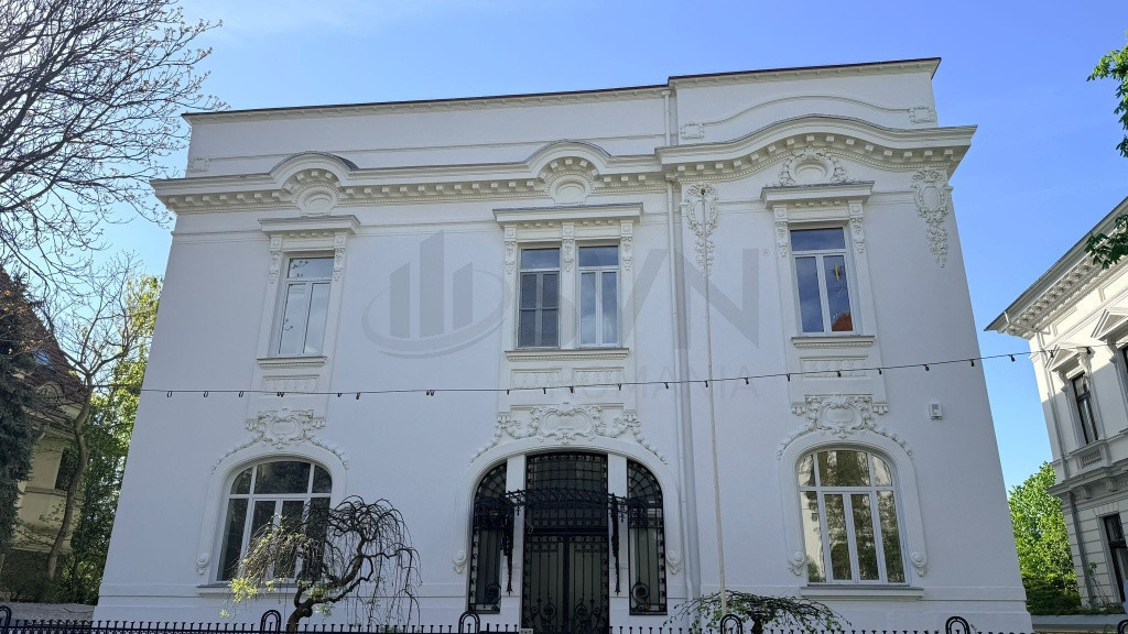 VILA IMPRESIONANTA l PRETABIL AMBASADA l RENOVATA l CURTE...