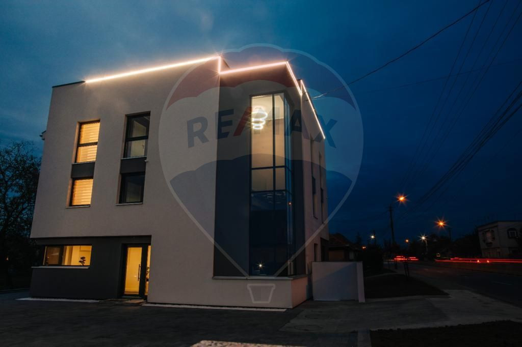 Pensiune cu 8 camere de vânzare