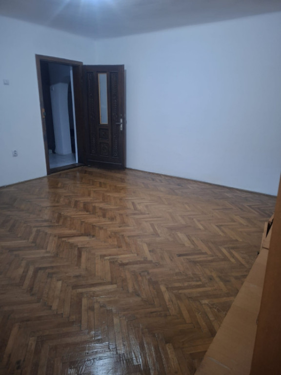 Casa de vanzare, 98 mp, teren 471 mp, ideal pentru locuit/in