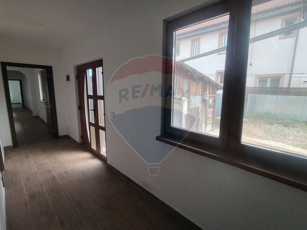 Casă / Vilă 5 camere strada Vrancei