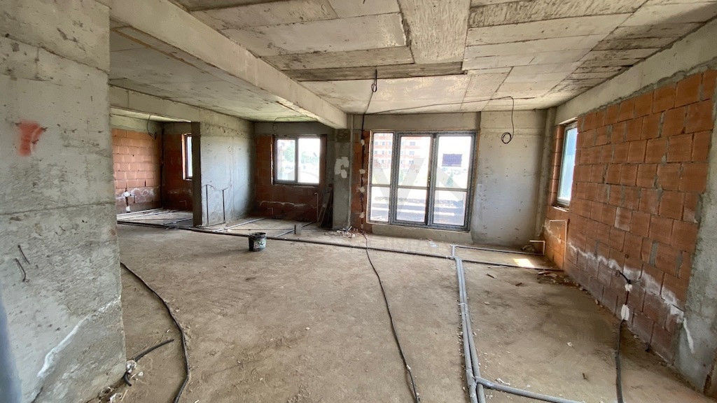 Spatiu comercial la rosu - Ilie Petre-Chiajna