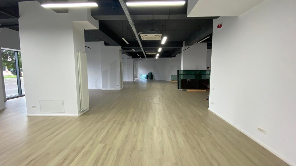 Spatiu Comercial Cortina Academy