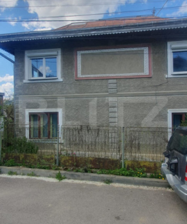 Casă 6 camere, 140 mp, zona Vatra Dornei