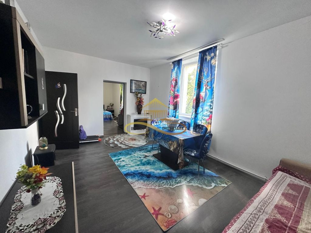 Apartament de vanzare 2 camere in Bacau strada Razboieni