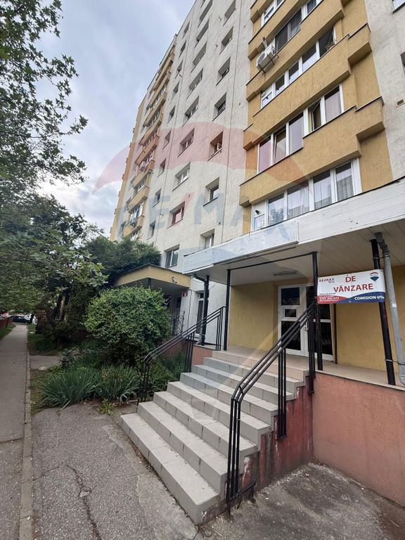 DE VANZARE/INCHIRIERE Spațiu comercial versatil