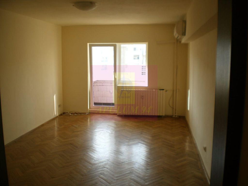 Apartament 3 camere pe bd Decebal