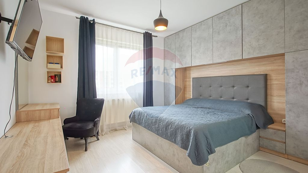 Apartament cu 3 camere, 76 mp, decomandat, loc de parcare -