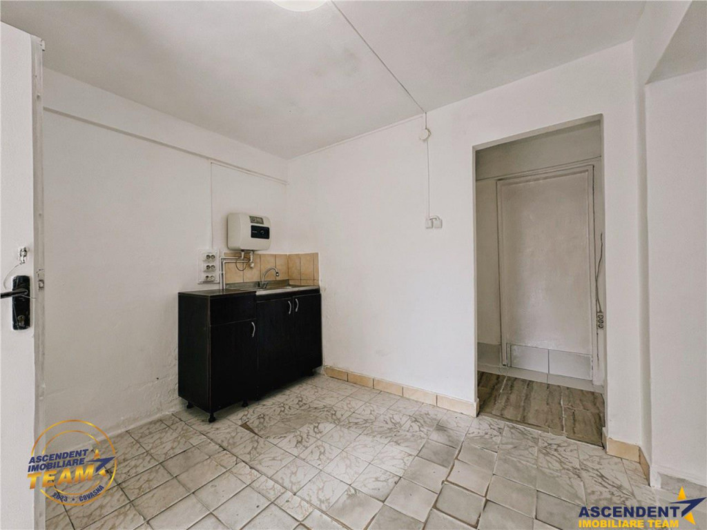 Spatiu comercial, cu potential investitional servicii, Ciu