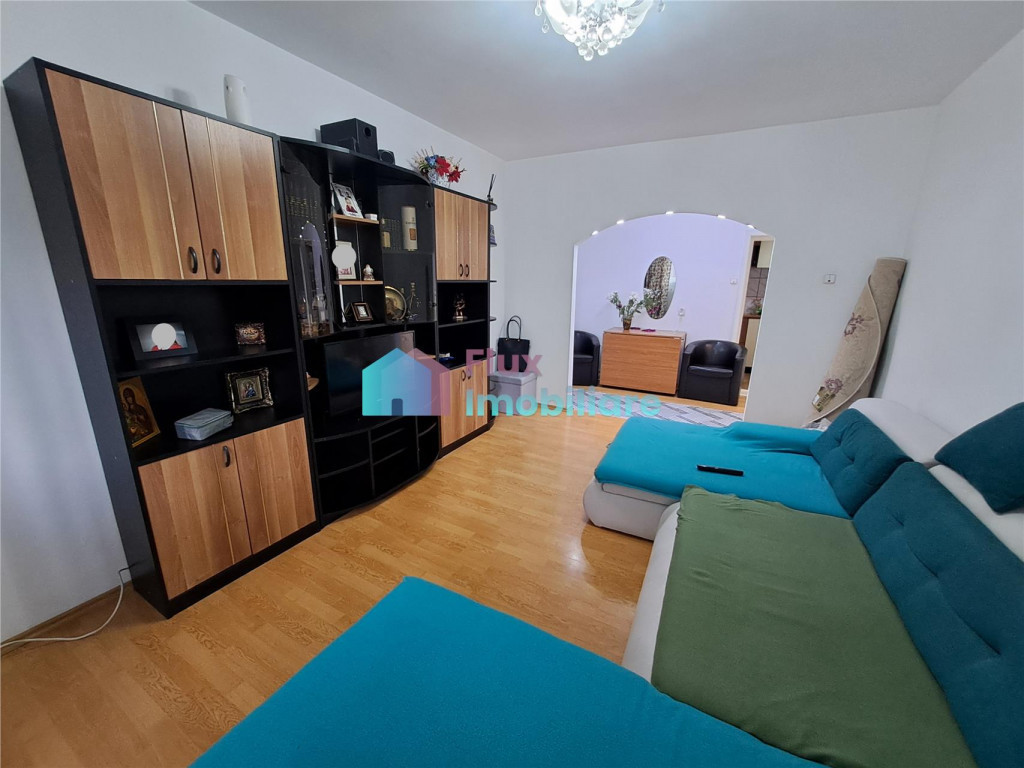 Apartament cu 3 camere decomandat parter inalt George Enescu