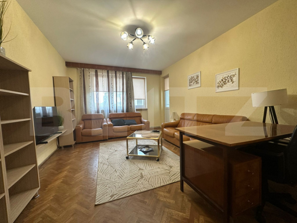 Apartament 3 camere decomandat, 80 mp, garaj + parcare, pet