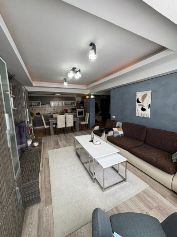 Apartament 4 camere | 80 mp| Etaj 2 | Utilat | Bulevardul Tr