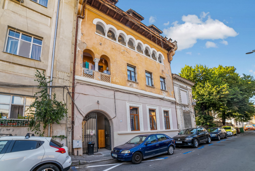 4 camere*Parter/2*Vila interbelică*Curte comună*120 mp uti