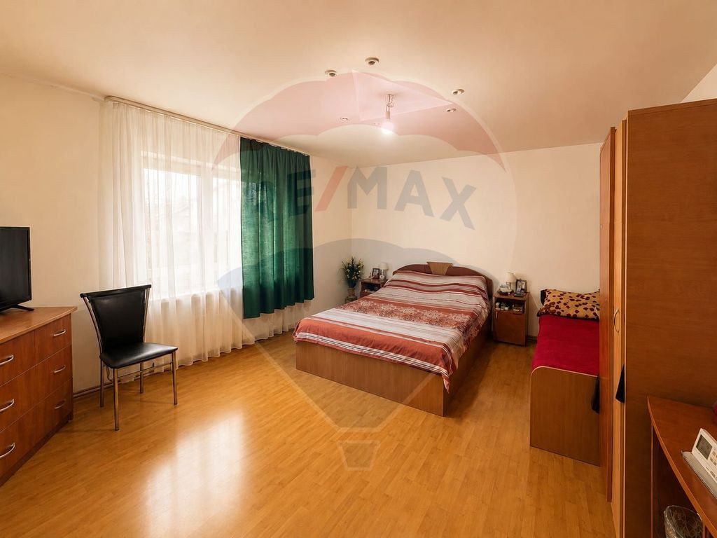Casă spațioasă cu garaj - Mogoșoaia, foarte aproape d...