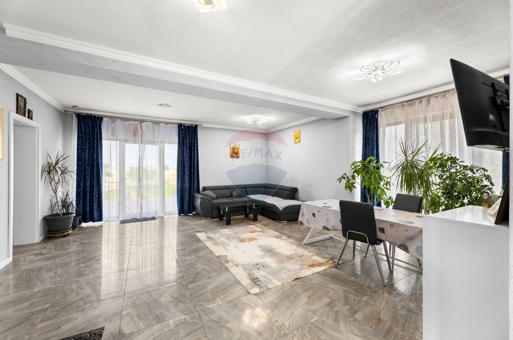 Casă/Vilă modernă de vânzare, 5 camere, în noul cart...