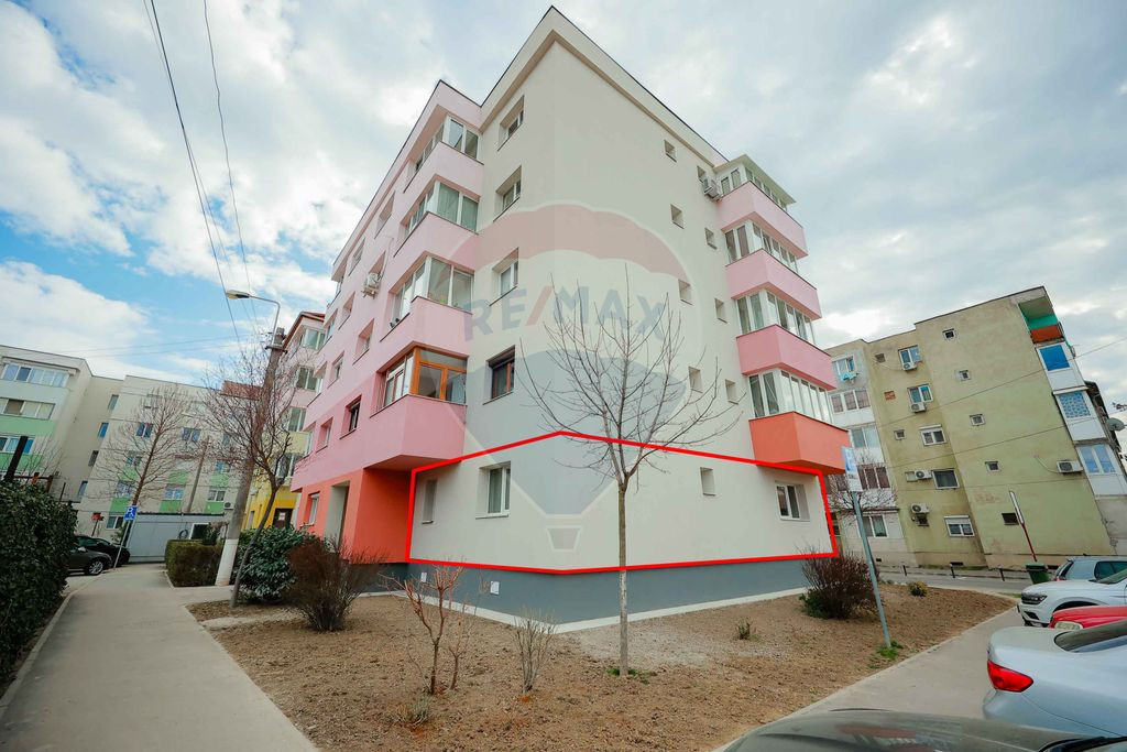 De vânzare – Apartament 2 camere, parter înalt, tripl...