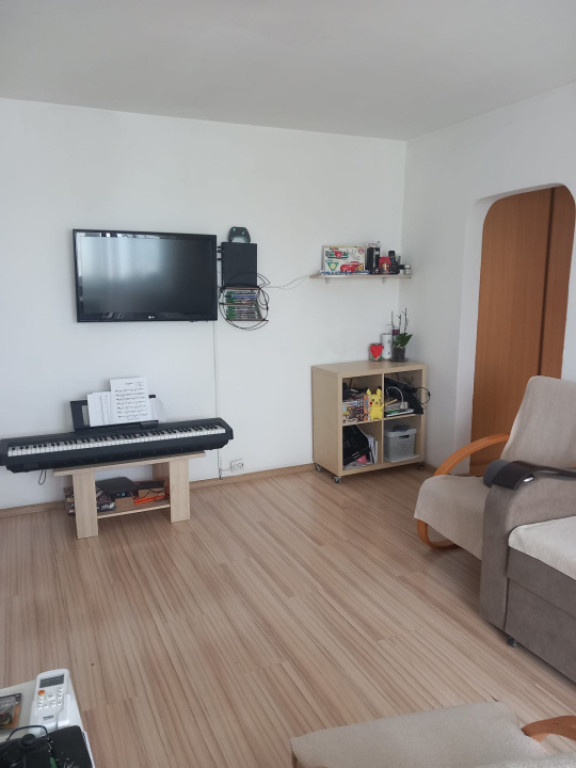 Apartament 2 camere de vanzare, 50.28 mp, semimobilat, Ploie