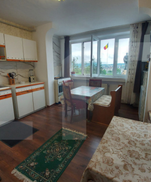 Apartament 3 camere decomandate, etaj 3/8, 71 mp, zona Garii