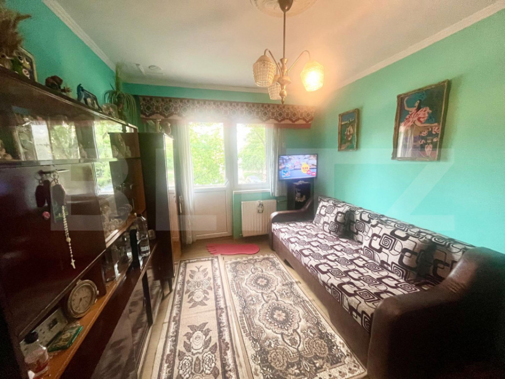 Apartament de vanzare, etaj 1, 35 mp, zona Nufarul