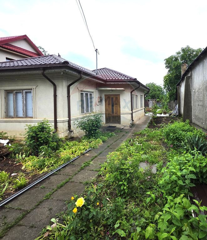 Vanzare casă cu teren de strada Matei Basarab, Ramnicu S...