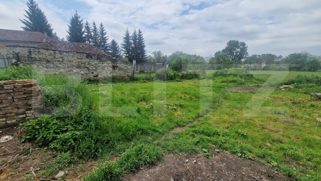 Casa cu teren 2000 mp la strada asfaltata langa Fagaras - Br