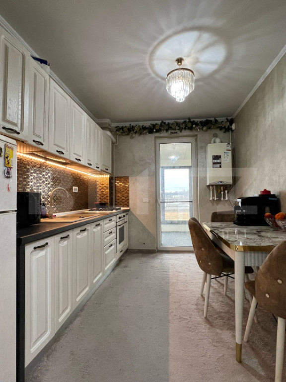 Apartament 3 camere, 70 mp, decomandat, bloc nou, zona Burdu