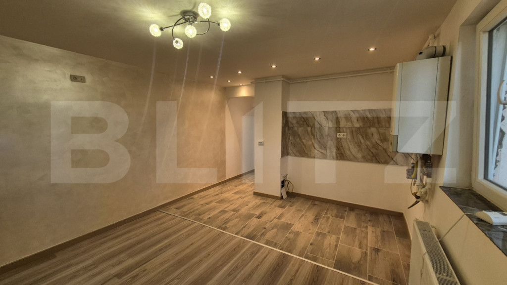 Apartament cu 2 camere de vanzare, 30.57 mp, Micro 14