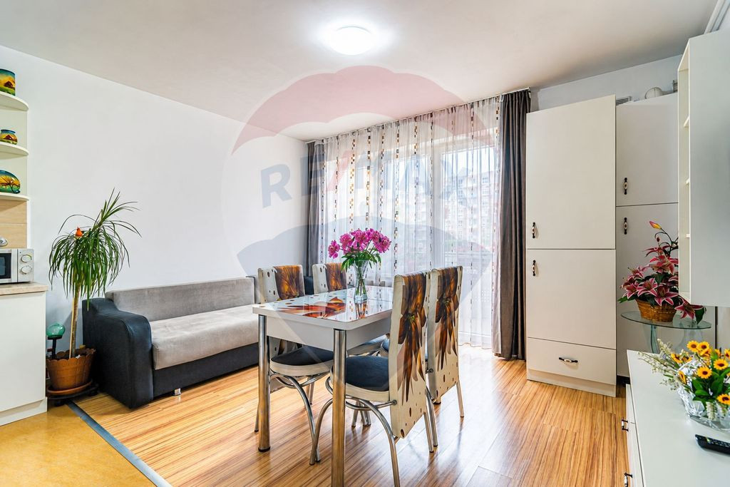 Apartament cu 2 camere de vânzare în Avangarden Tractor...