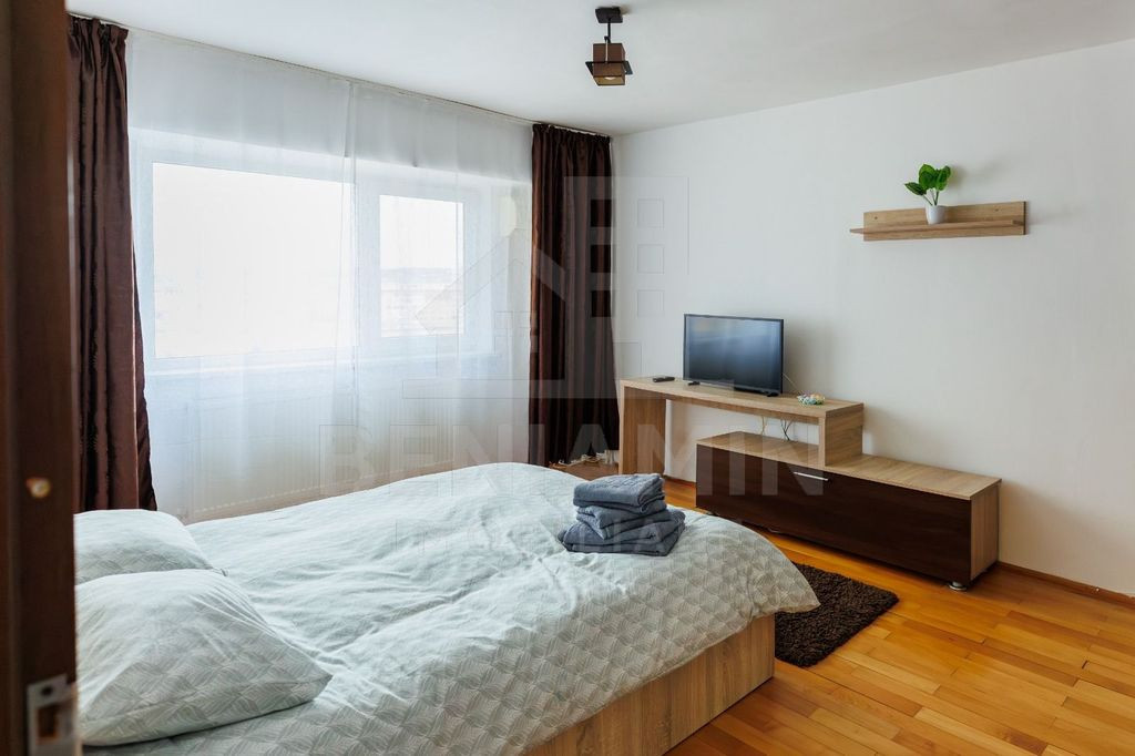 Garsoniera Decomandata pe Dezrobirii -centrala termica -e...
