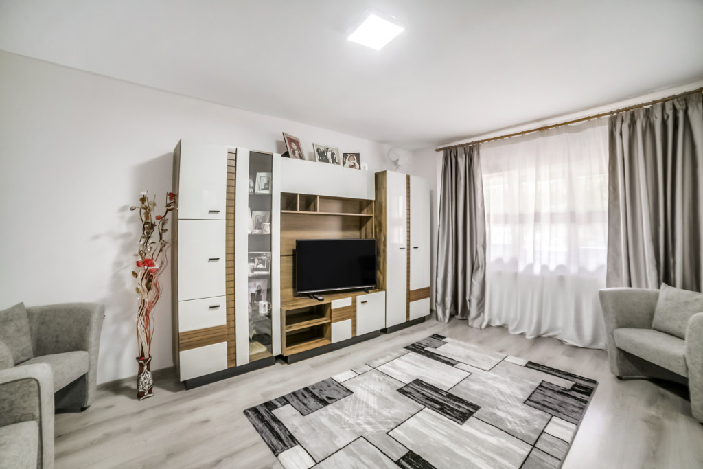 Dristor*Decomandat*An 1983*Ready to move in*9 min metrou