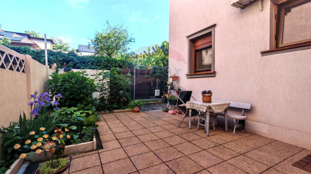Domenii – Apartament ideal pentru birouri și activită...