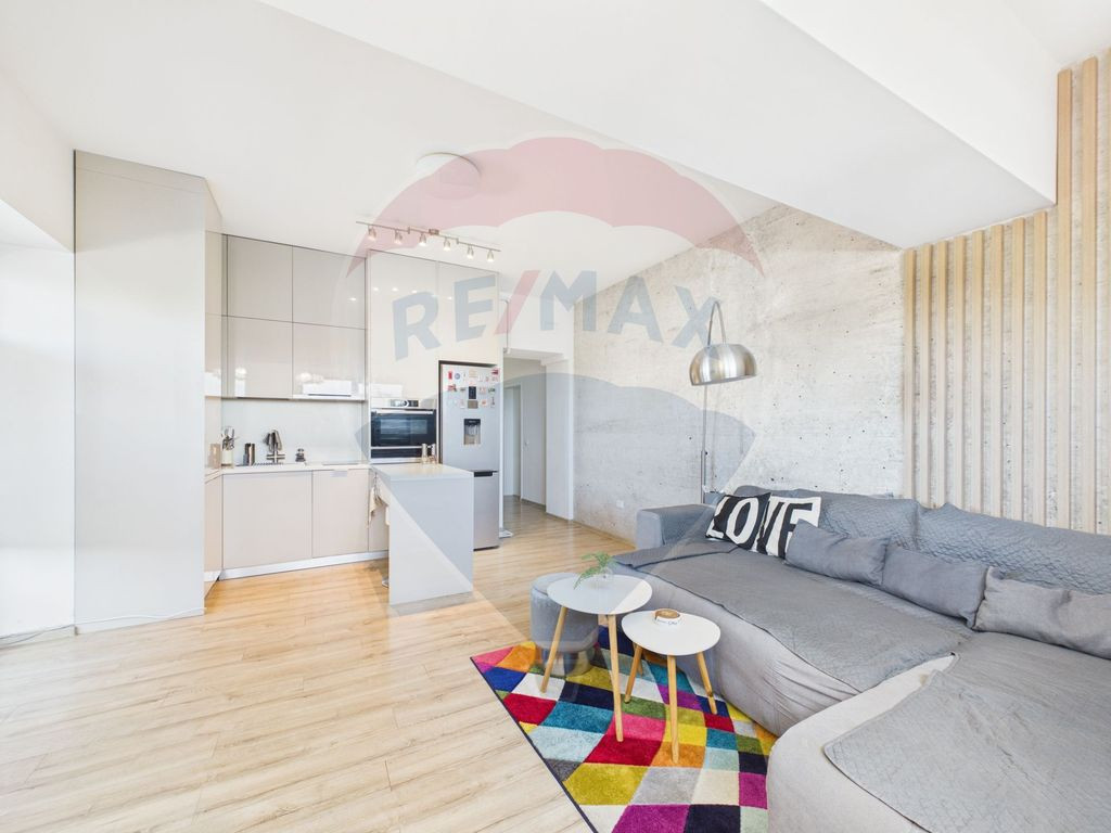 Apartament cu 3 camere de vanzare, centrala proprie - Mih...